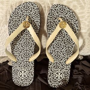 Tory Burch Flip Flops. NEVER WORN. Size 8.